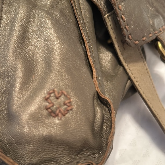 Lucky Brand Abbey Road Fold Over Messenger Bag - Picture 5 of 6